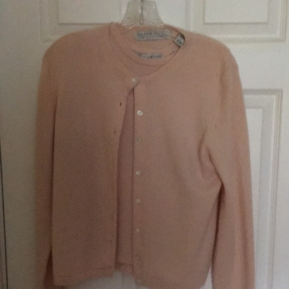 Valerie Stevens cashmere sweater and vest size medium in peach color. - Picture 4 of 12